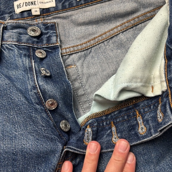 Re/Done Med/Dark Wash Frayed Hem Jeans - 25 - Picture 5 of 7